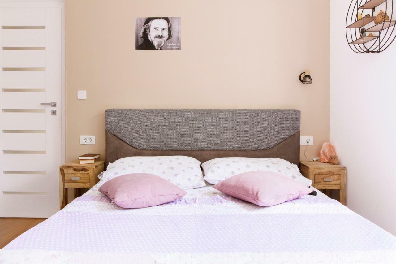 New Modern Apartment Near A Beach In Center Split Bagian luar foto