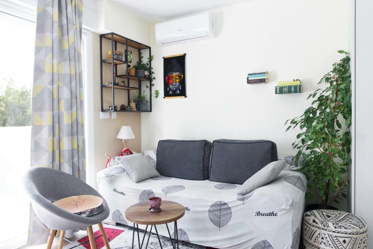 New Modern Apartment Near A Beach In Center Split Bagian luar foto
