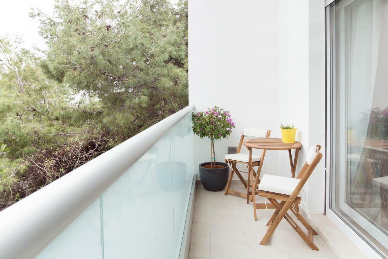 New Modern Apartment Near A Beach In Center Split Bagian luar foto